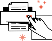 Hand drückt Knopf auf Drucker