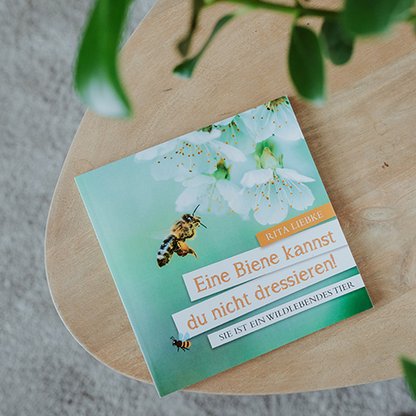 Buchcover von Eine Biene kannst du nicht dressieren